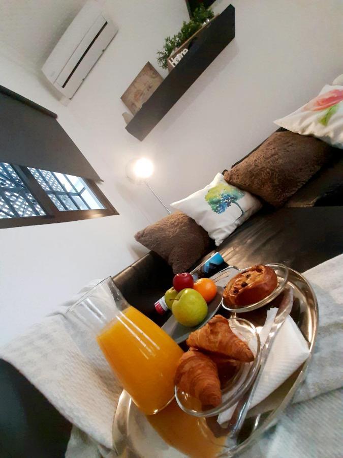 סביליה Bohemian & Suites Catedral -Parking מראה חיצוני תמונה